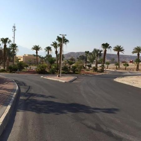 הבית של דרורי Neve Zohar Exterior foto
