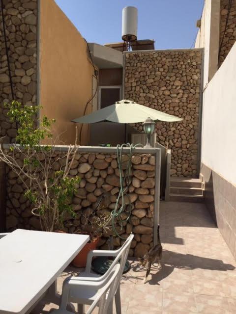 הבית של דרורי Neve Zohar Exterior foto